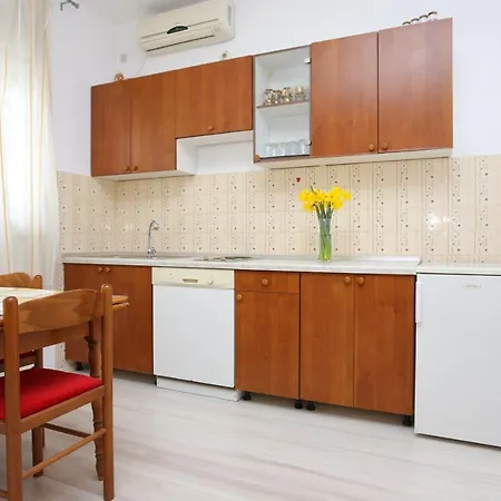 With A Parking Space - 10351